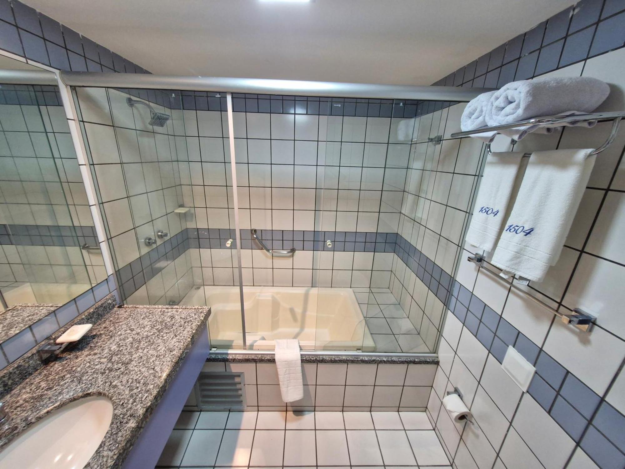 Iate Plaza - Flat 1504 Particular